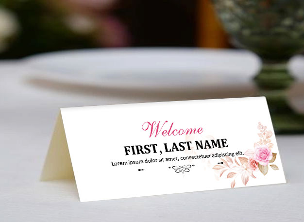 Plantilla de tarjeta de nombre de reserva de mesa de tarjeta plegada para MS Word